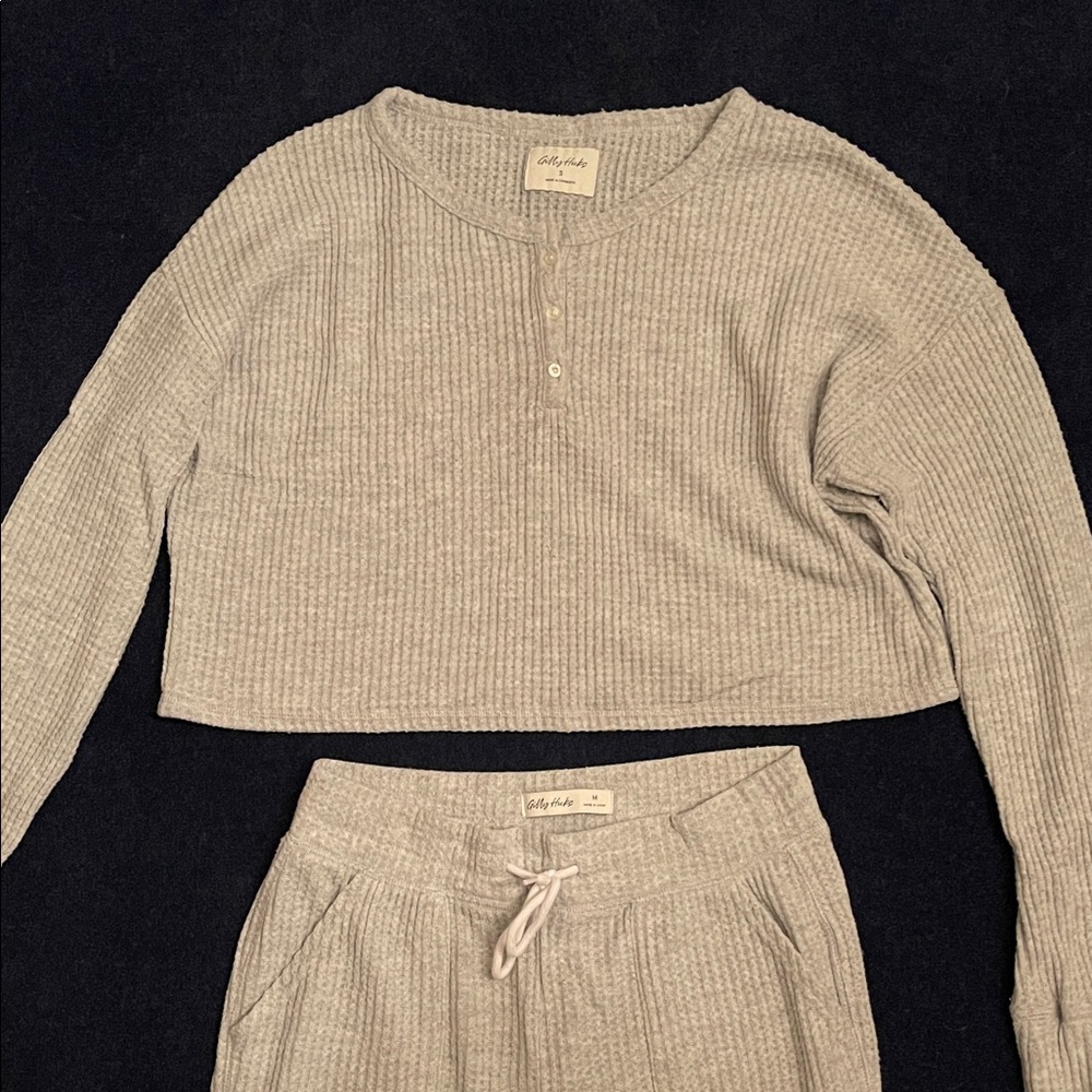 Gilly Hicks Light Gray Ribbed Crop Top and Joggers